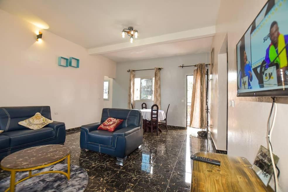 Appartements Neuf De Haut Standing Dm & Ng A Bafoussam Eksteriør billede