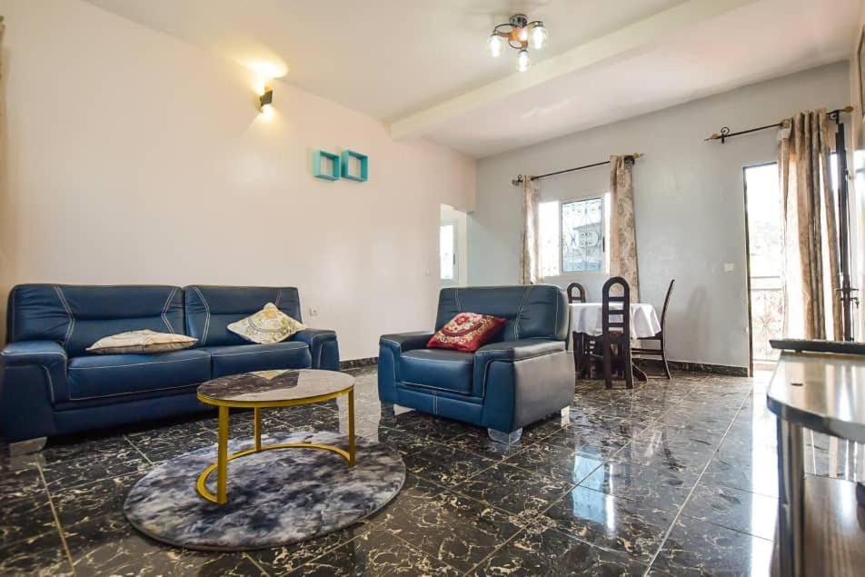 Appartements Neuf De Haut Standing Dm & Ng A Bafoussam Eksteriør billede